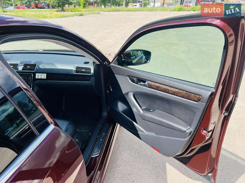 Седан Volkswagen Passat 2013 в Тернополе