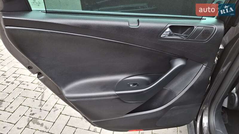 Универсал Volkswagen Passat 2008 в Ровно