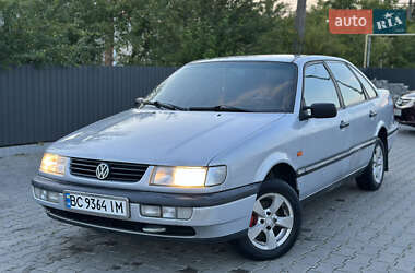 Седан Volkswagen Passat 1996 в Львові