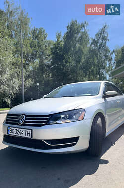 Седан Volkswagen Passat 2012 в Стрые