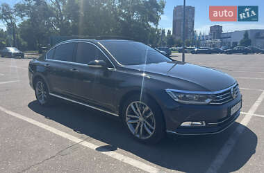 Седан Volkswagen Passat 2017 в 