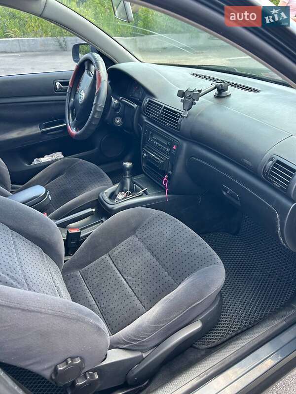 Седан Volkswagen Passat 2000 в Бучі