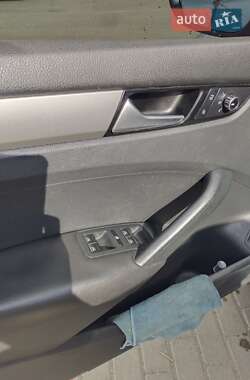 Седан Volkswagen Passat 2012 в 