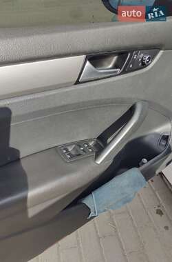 Седан Volkswagen Passat 2012 в 