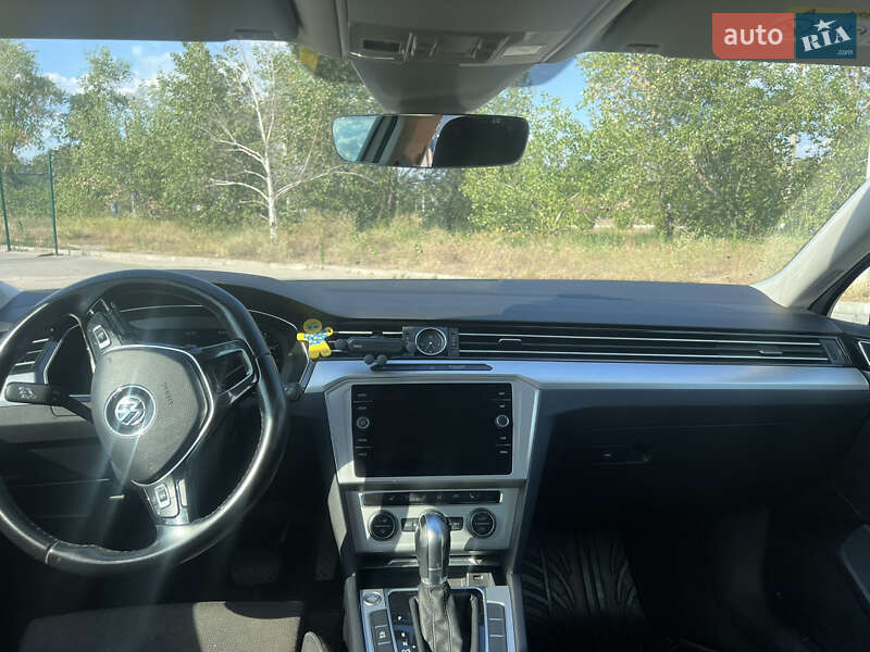 Седан Volkswagen Passat 2018 в Запоріжжі