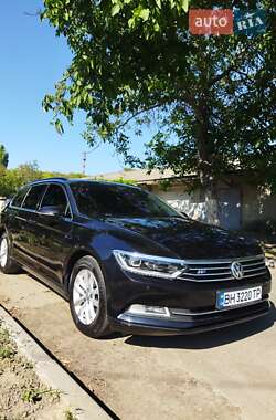 Универсал Volkswagen Passat 2015 в Измаиле