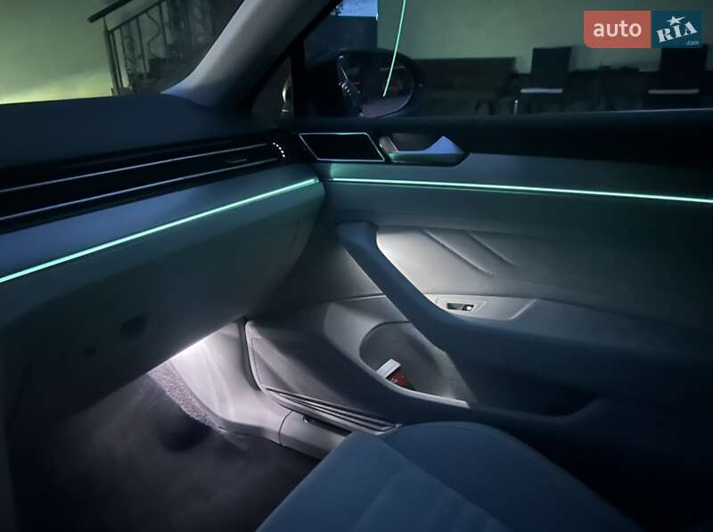 Седан Volkswagen Passat 2020 в Львове