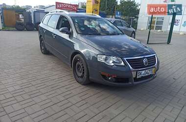 Універсал Volkswagen Passat 2009 в Хмельницькому