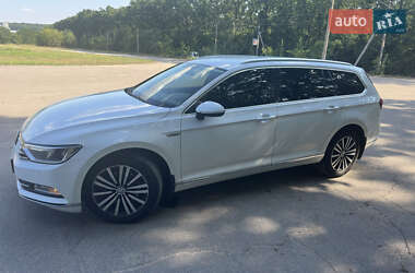 Универсал Volkswagen Passat 2015 в 