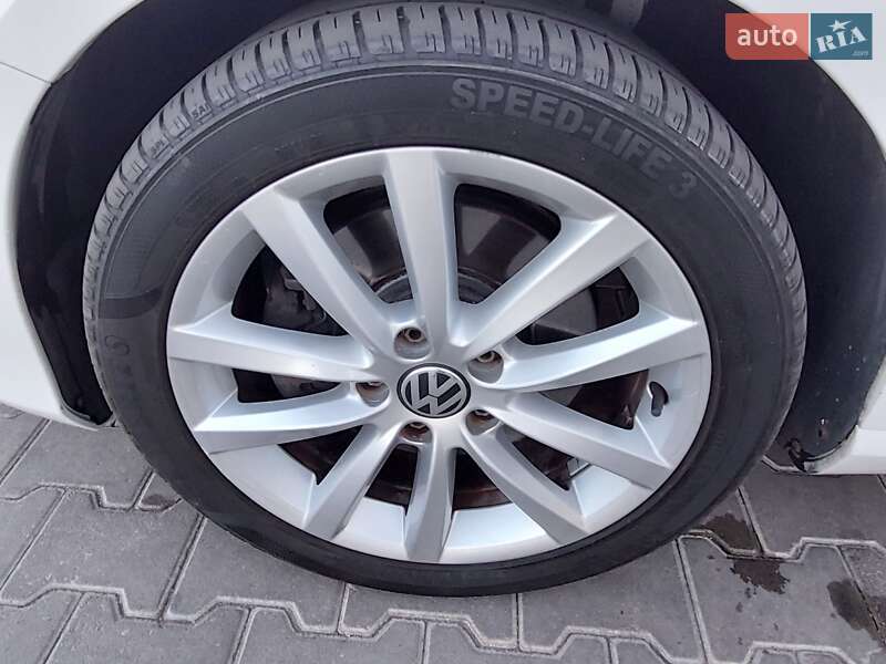 Универсал Volkswagen Passat 2013 в Одессе