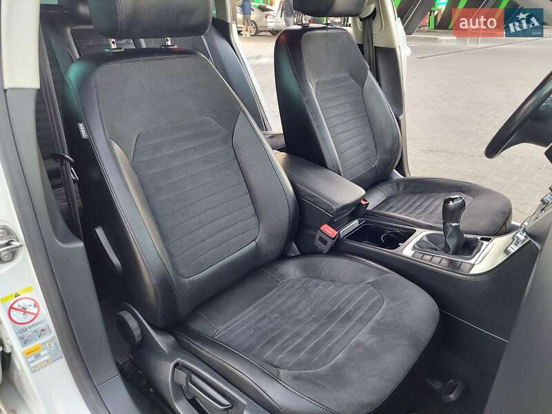 Универсал Volkswagen Passat 2013 в Одессе