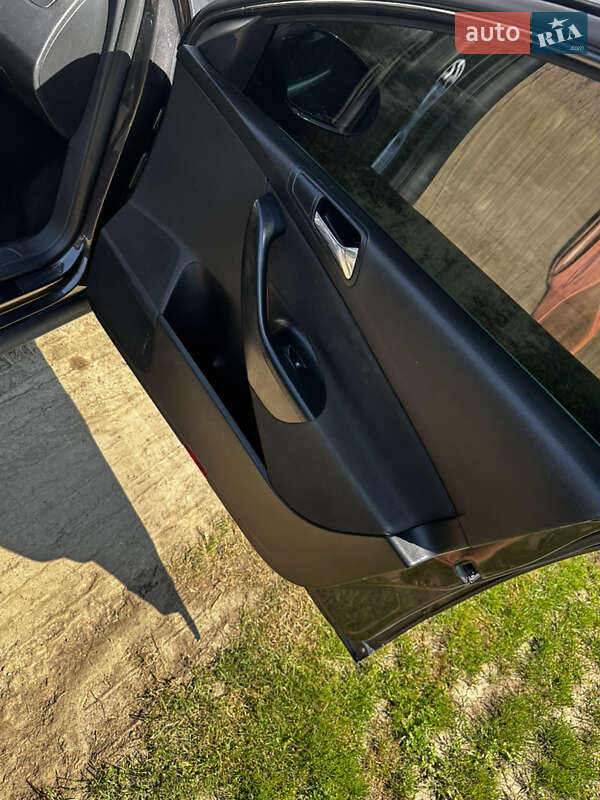 Седан Volkswagen Passat 2006 в Вашковцах