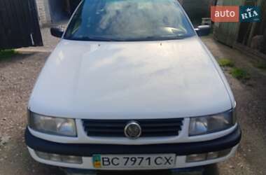 Универсал Volkswagen Passat 1994 в Иваничах