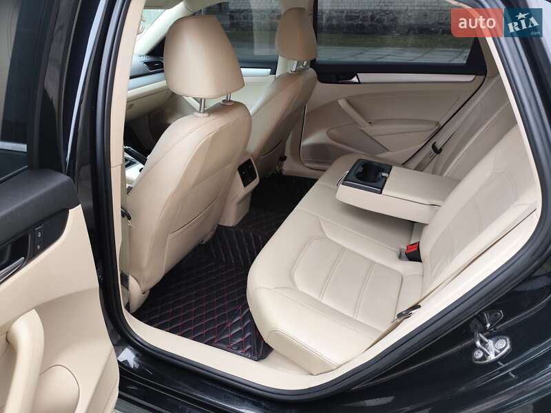Седан Volkswagen Passat 2012 в Черкассах