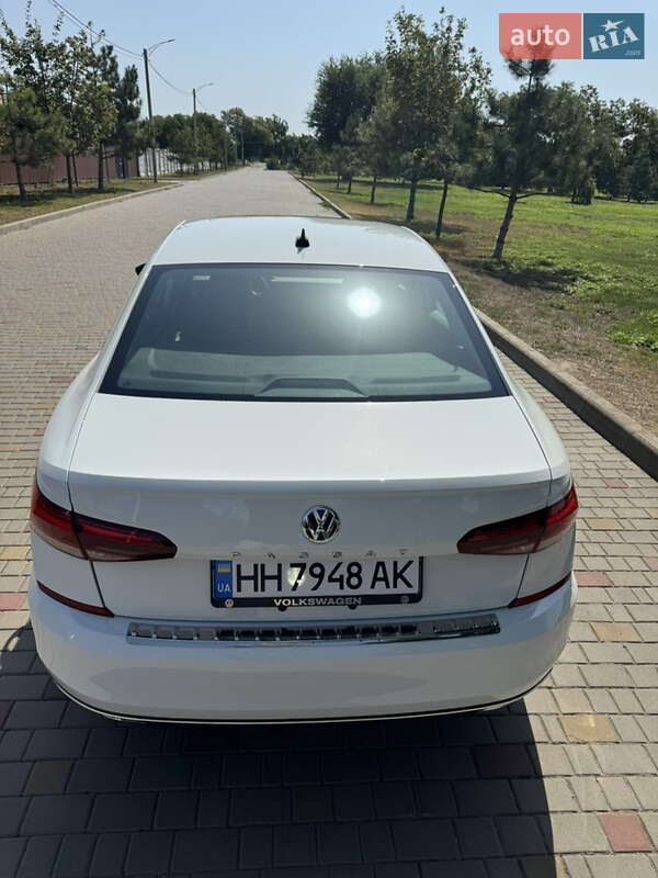 Седан Volkswagen Passat 2021 в Ізмаїлі