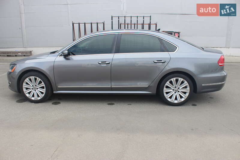 Седан Volkswagen Passat 2012 в Києві