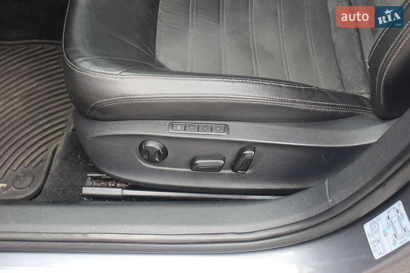 Седан Volkswagen Passat 2012 в Києві