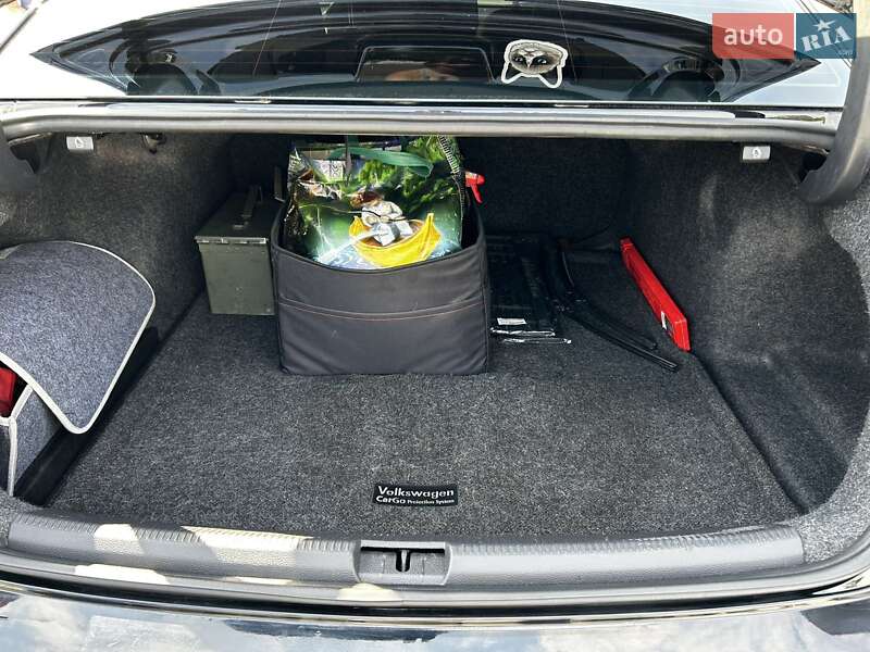 Седан Volkswagen Passat 2013 в Киеве