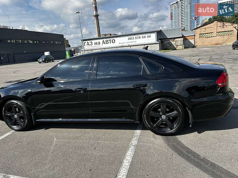 Седан Volkswagen Passat 2013 в Киеве