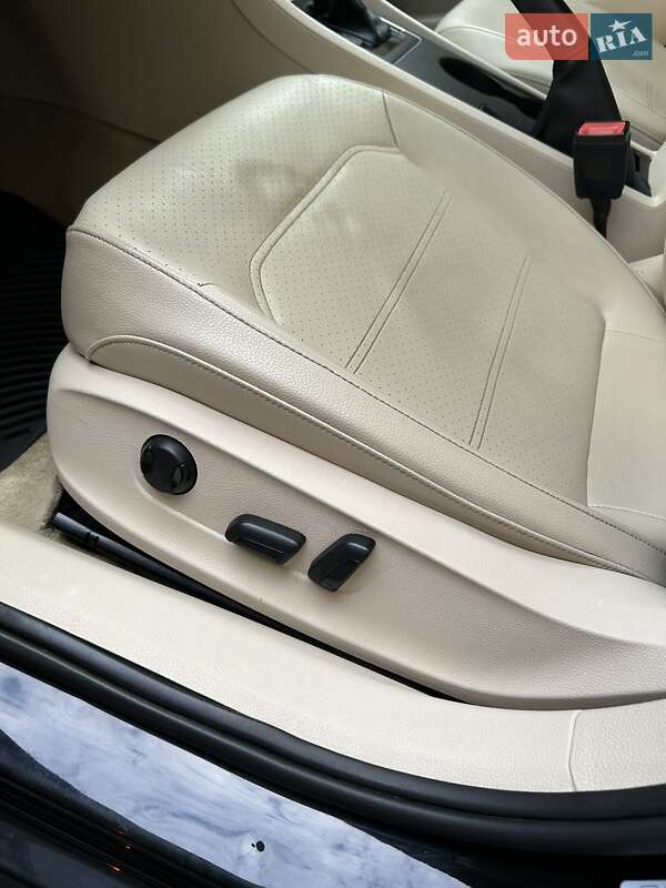 Седан Volkswagen Passat 2013 в Киеве