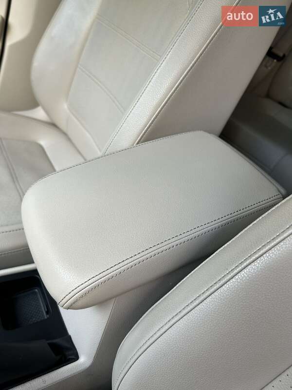 Седан Volkswagen Passat 2013 в Киеве