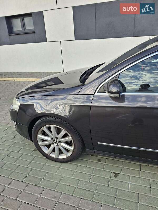 Универсал Volkswagen Passat 2009 в Ровно