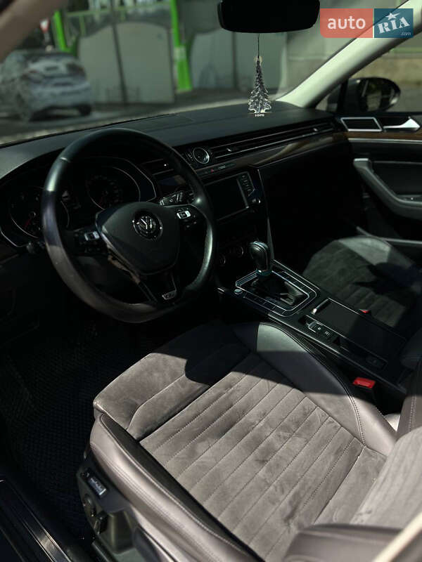 Универсал Volkswagen Passat 2016 в Хмельницком