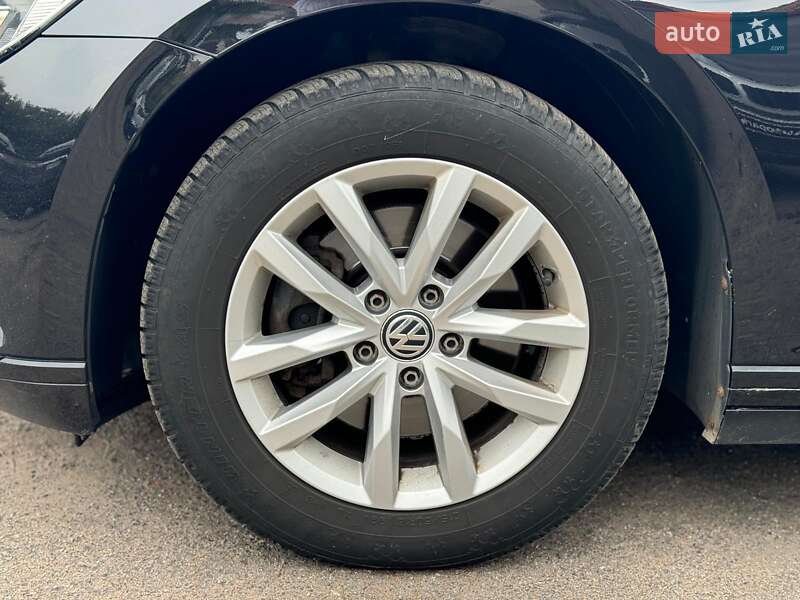 Универсал Volkswagen Passat 2015 в Виннице