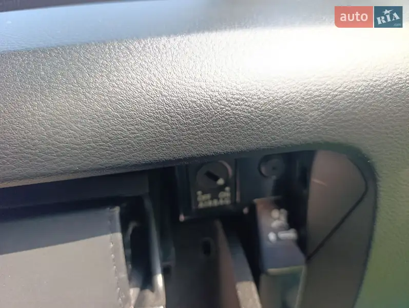 Volkswagen Passat 2009 VIN WVWZZZ3CZ9E126383 фото оголошення 18 з 50