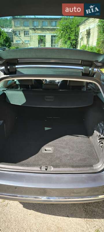 Универсал Volkswagen Passat 2011 в Киеве