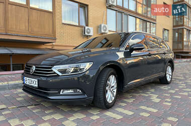 Універсал Volkswagen Passat 2015 в Вінниці
