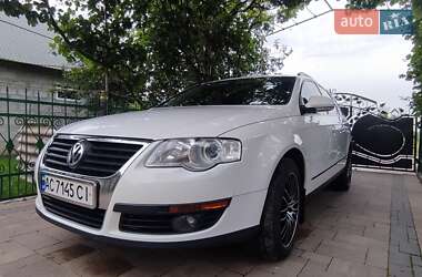 Універсал Volkswagen Passat 2009 в Володимирі