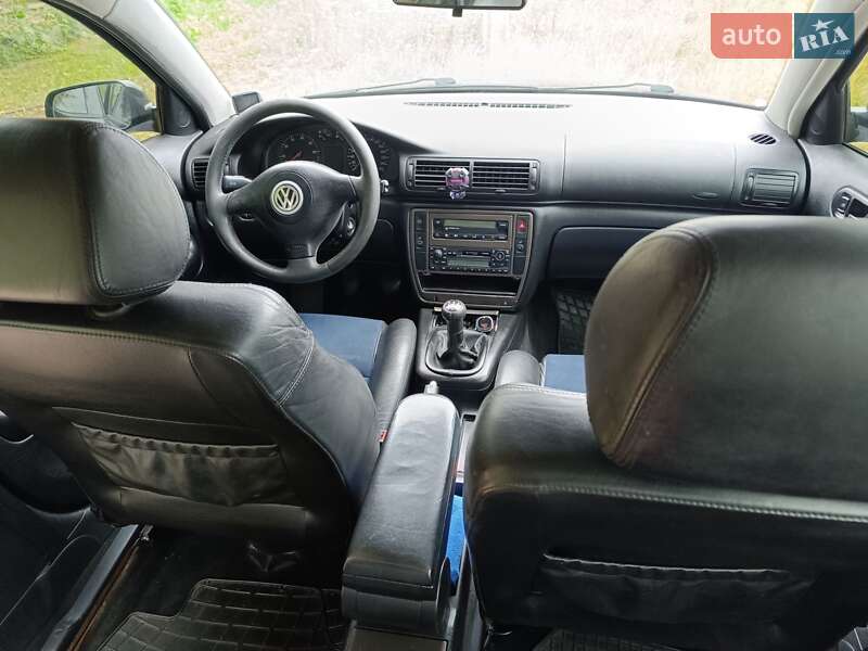 Седан Volkswagen Passat 1999 в Новомиргороде