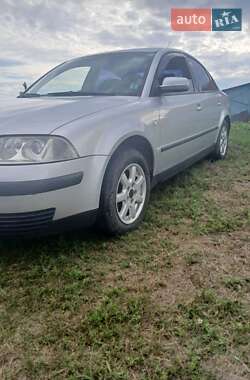 Седан Volkswagen Passat 2001 в Иршанске