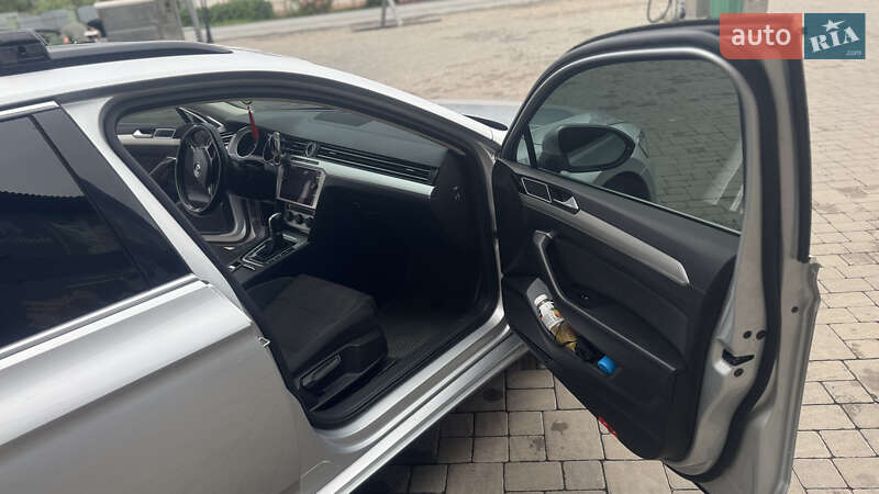 Универсал Volkswagen Passat 2017 в Ужгороде