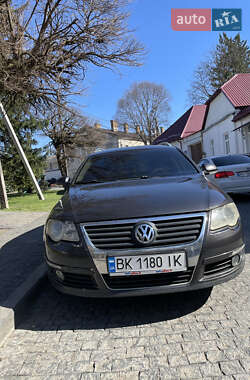 Универсал Volkswagen Passat 2006 в Луцке