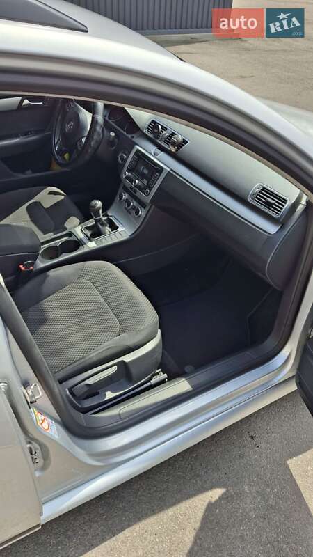 Универсал Volkswagen Passat 2013 в Днепре