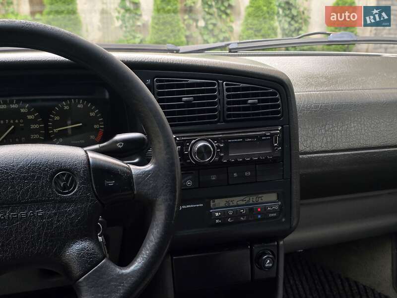 Седан Volkswagen Passat 1994 в Хмельницком