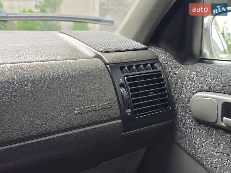 Седан Volkswagen Passat 1994 в Хмельницком