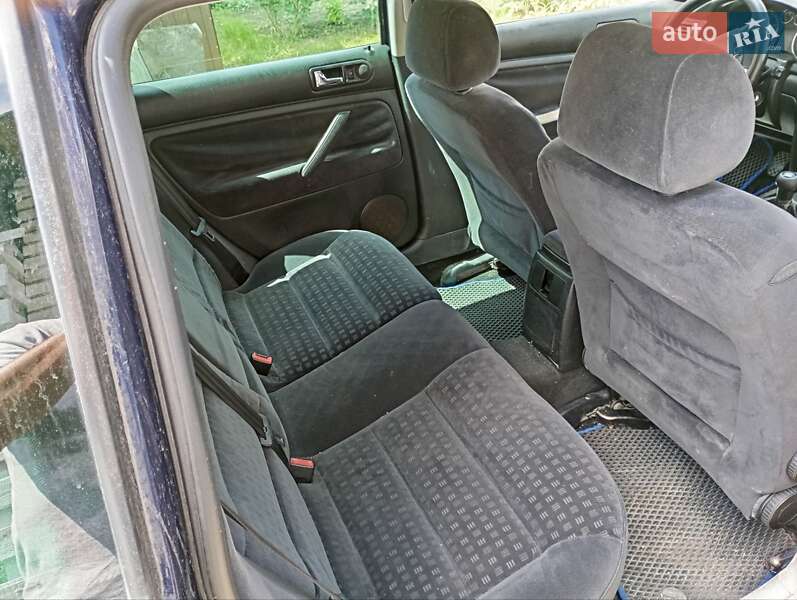 Универсал Volkswagen Passat 2003 в Умани