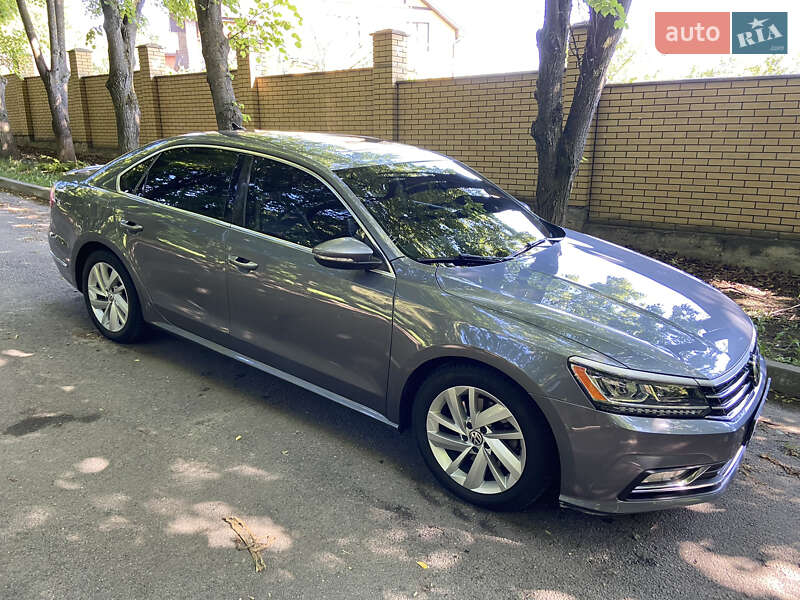 Седан Volkswagen Passat 2018 в Хмельницькому