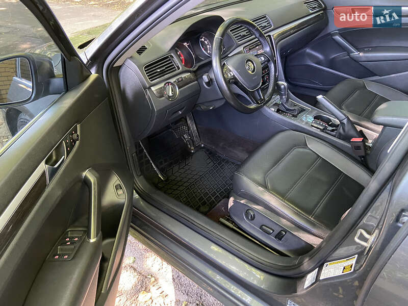 Седан Volkswagen Passat 2018 в Хмельницькому