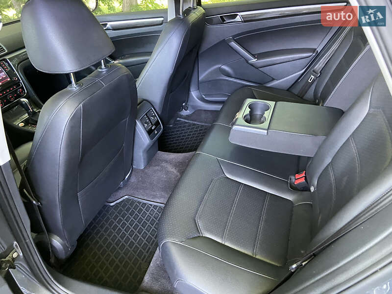 Седан Volkswagen Passat 2018 в Хмельницькому