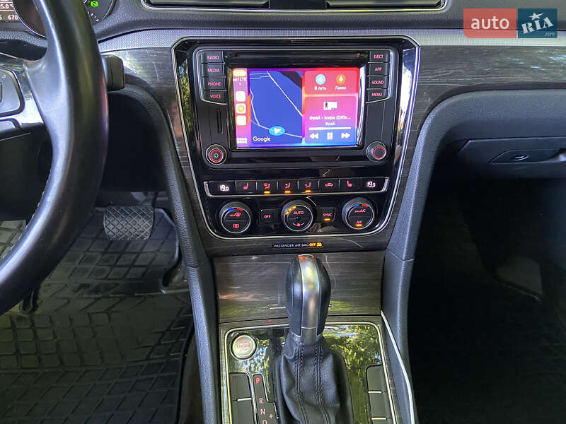 Седан Volkswagen Passat 2018 в Хмельницькому