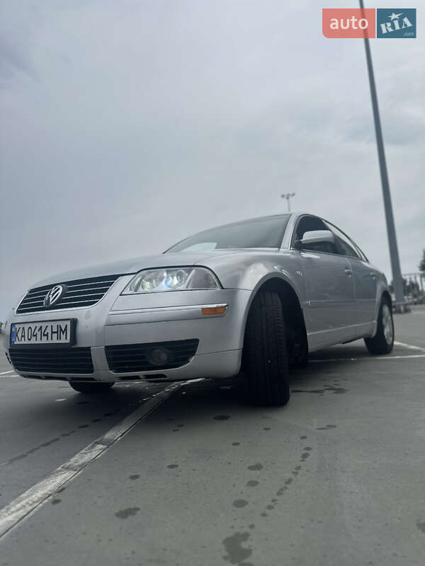 Седан Volkswagen Passat 2001 в Киеве
