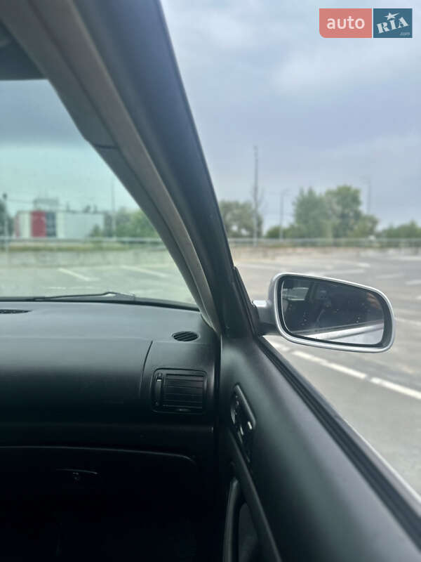 Седан Volkswagen Passat 2001 в Киеве