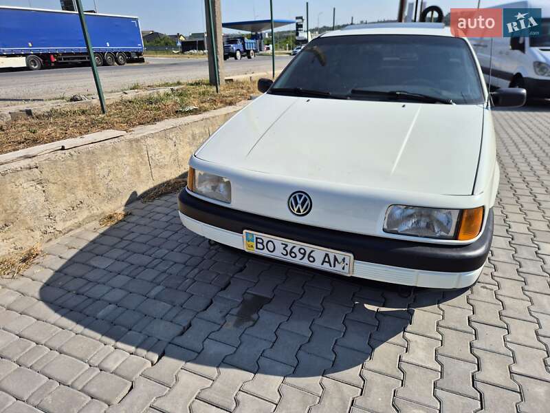Седан Volkswagen Passat 1988 в Каменец-Подольском