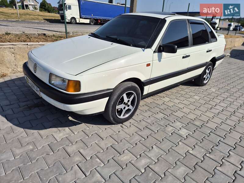Седан Volkswagen Passat 1988 в Каменец-Подольском
