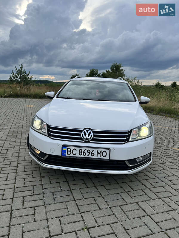 Универсал Volkswagen Passat 2011 в Дрогобыче