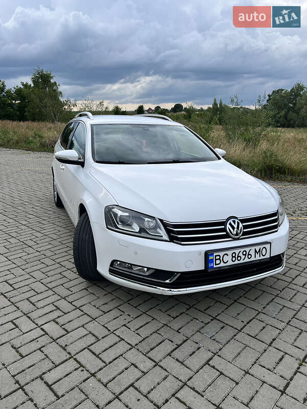 Универсал Volkswagen Passat 2011 в Дрогобыче